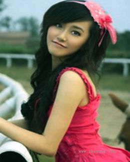 郑凡（依Q服饰形象代言人）